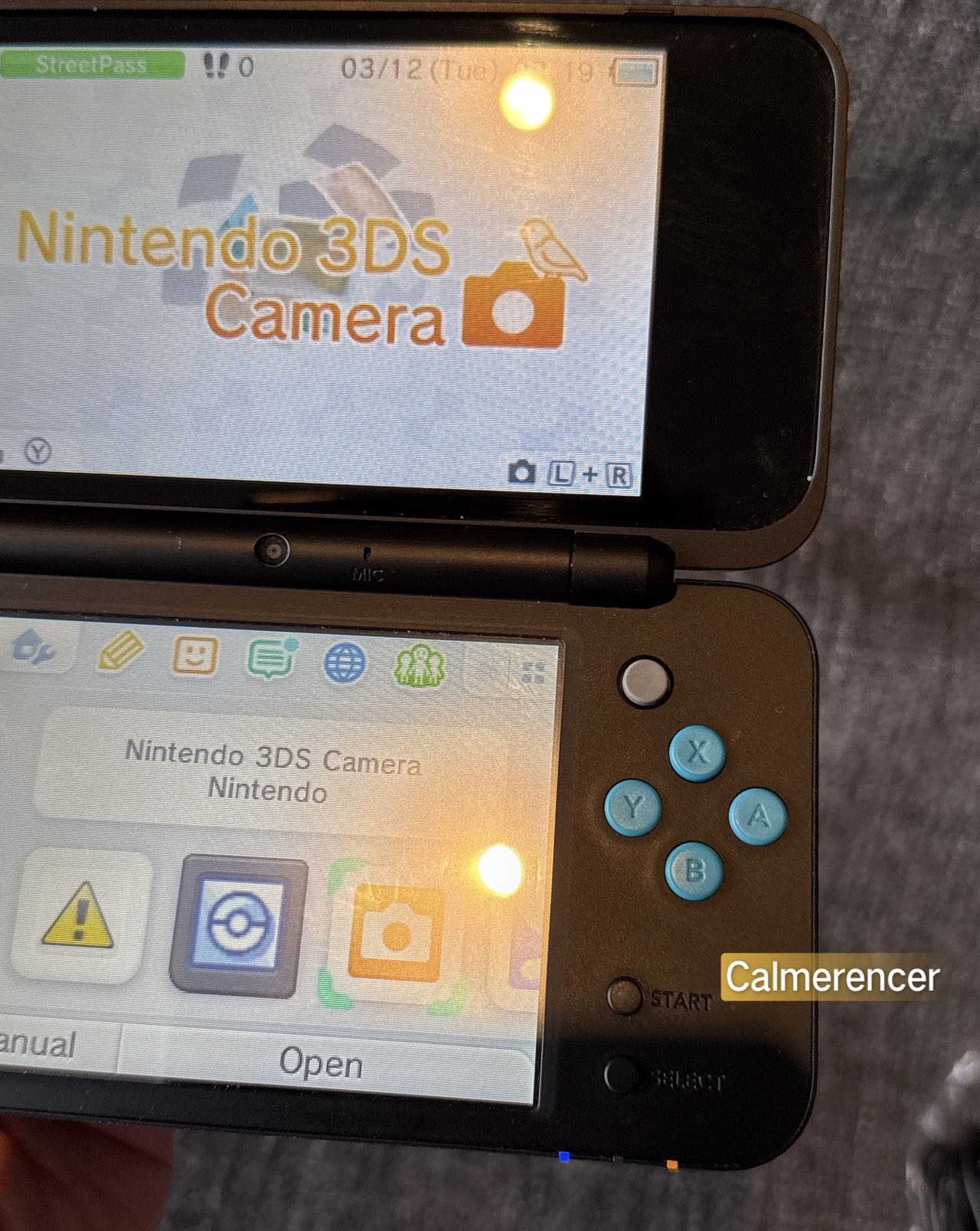 'New' Nintendo 2DS XL Console With Usb Charger - Black & Blue In great condition