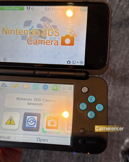 'New' Nintendo 2DS XL Console With Usb Charger - Black & Blue In great condition